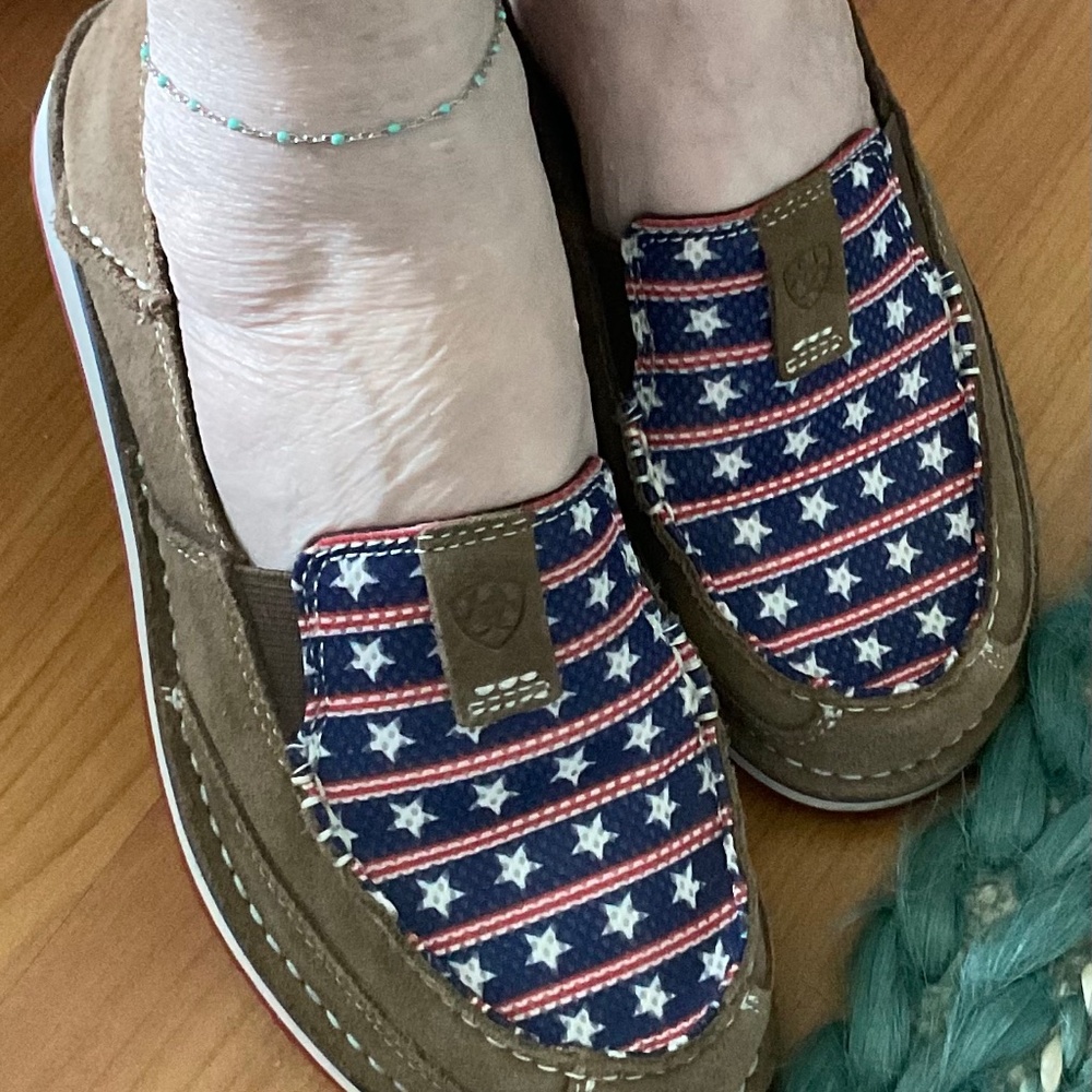 Ariat Women’s size 8 slip on
